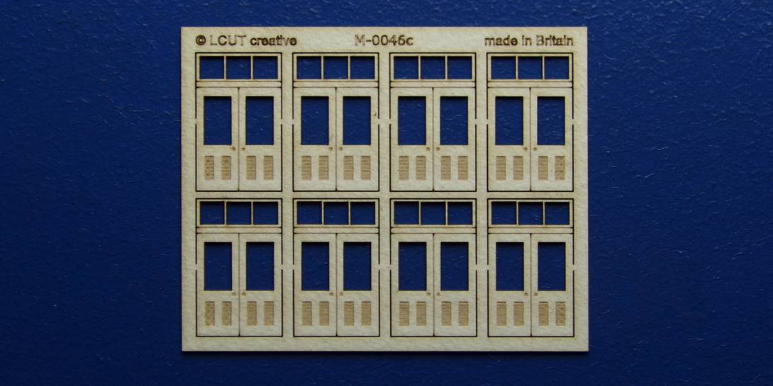 M 00-46c OO gauge kit of 8 double doors with square transom type 1 Kit of 8 double doors with square transom type 1.
